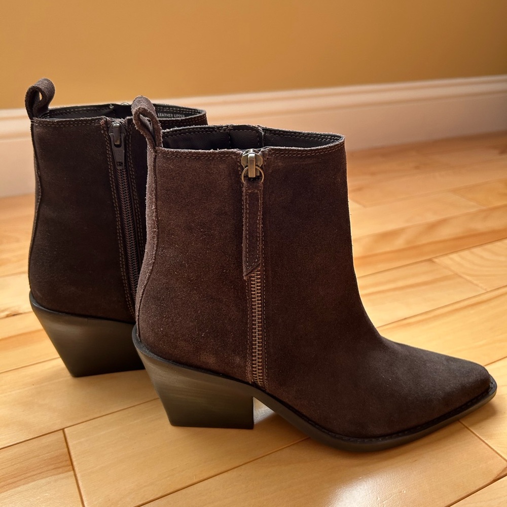House of Harlow 1960 NWT Brown Suede Ankle Boots Sizes 6.5